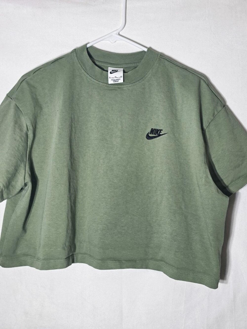 Nike XL Green Cropped Tshirt Womens Sportswear